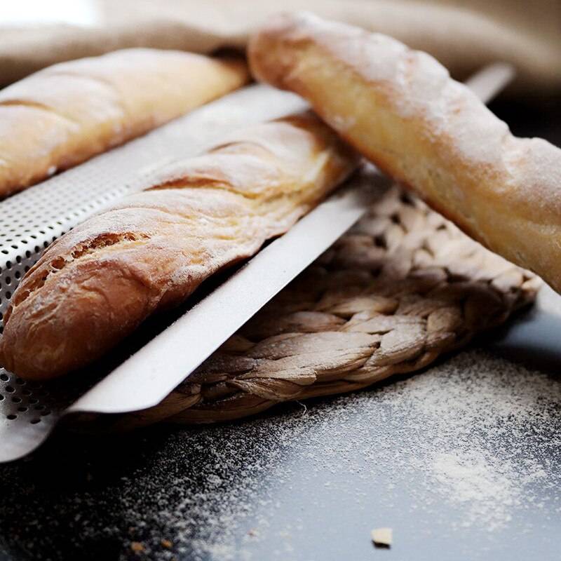 Plaque à baguettes en acier antiadhésif — Pâtisserie Plaque à baguettes en acier antiadhésif — Pâtisserie