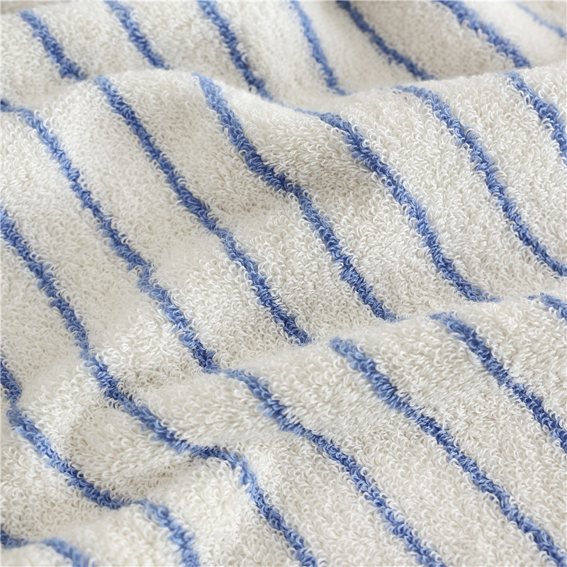 Serviettes en coton longues fibres, motifs jacquard — Linge de maison Serviettes en coton longues fibres, motifs jacquard — Linge de maison