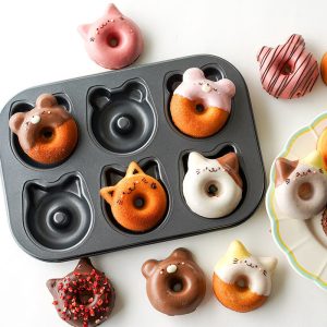 Plaque à donuts, empreintes chat et ours — Pâtisserie