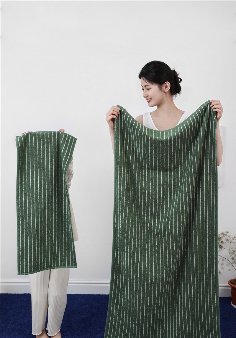 Serviettes en coton longues fibres, motifs jacquard — Linge de maison Serviettes en coton longues fibres, motifs jacquard — Linge de maison