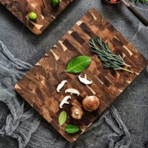 Petite planche à découper en acacia, veinage damier — Cuisine