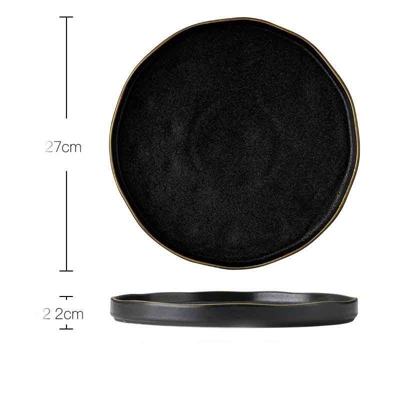 Assiette en porcelaine noire mate, huit formats — Art de la table Assiette en porcelaine noire mate, huit formats — Art de la table