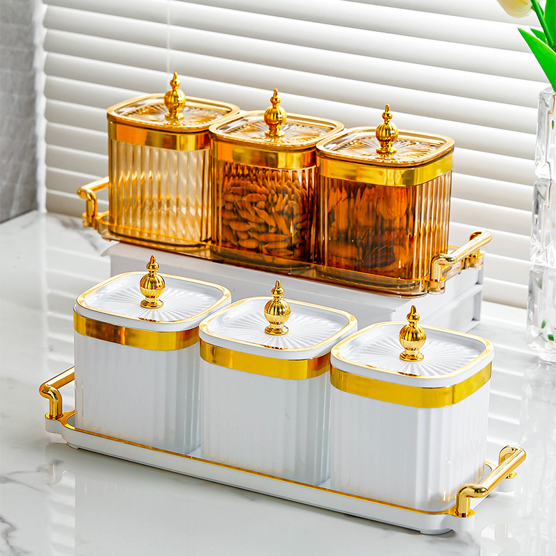 Set de 4 pots à épices hermétiques, couvercle doseur — Cuisine Set de 4 pots à épices hermétiques, couvercle doseur — Cuisine