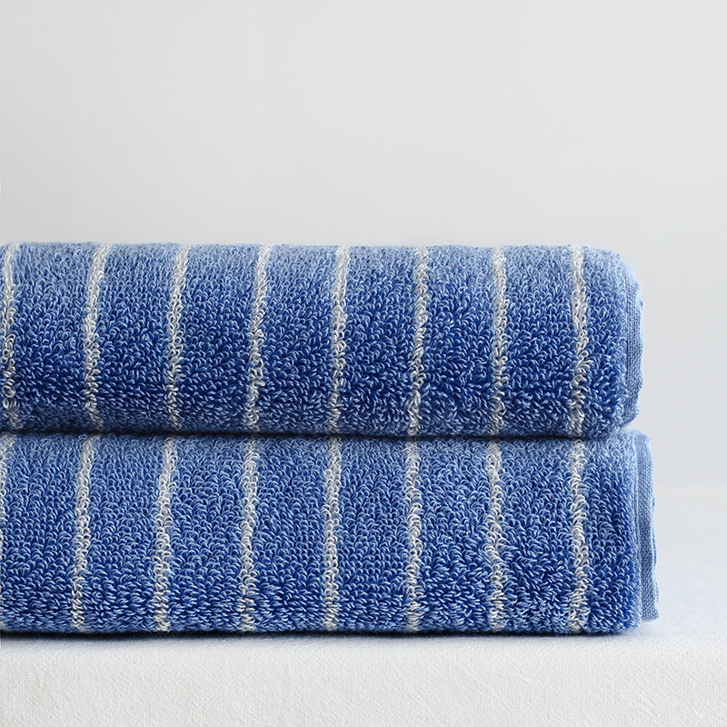 Serviettes en coton longues fibres, motifs jacquard — Linge de maison Serviettes en coton longues fibres, motifs jacquard — Linge de maison