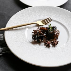 Assiette plate de présentation 34 cm, porcelaine — Art de la table