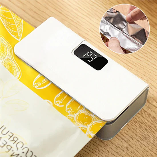Mini soudeuse de sachets portative, refermeture à chaud — Cuisine Mini soudeuse de sachets portative, refermeture à chaud — Cuisine